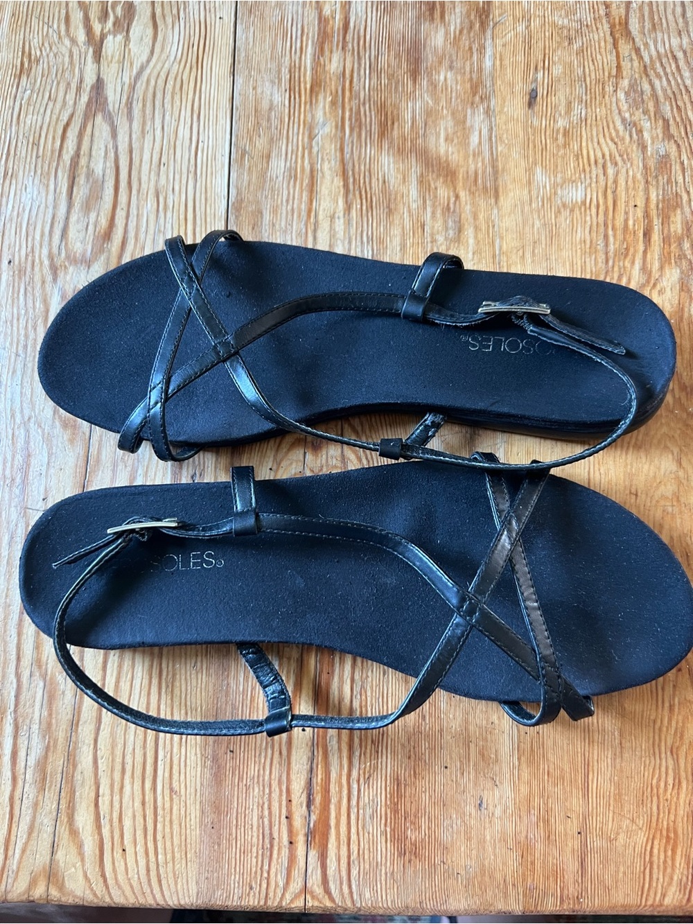 AEROSOLES Black Strappy Leather Sandals..perfect condition